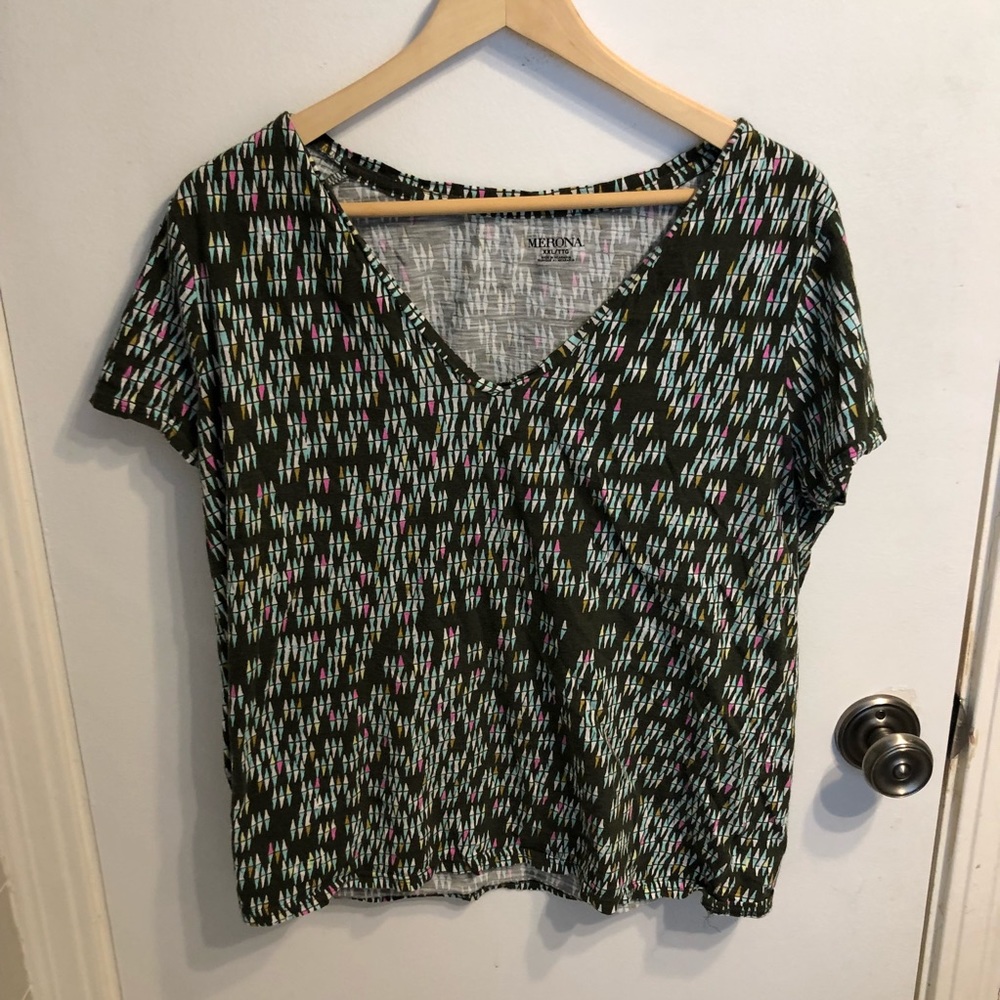 Patterned green T-shirt